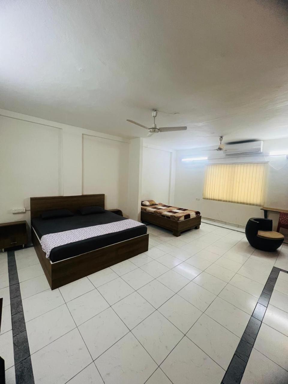 Lara Guest House Хайдарабад Экстерьер фото